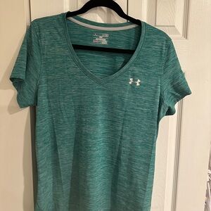 Under Armour Women's Green heat gear V-Neck Top